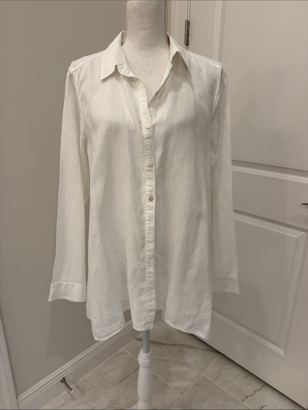 Eileen Fischer 100% Irish organic linen.